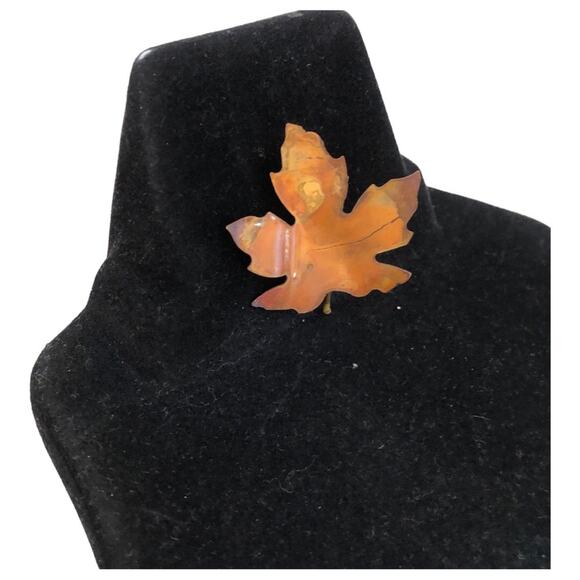 Vintage Gold Tone Metal Textured Maple Leaf Pin Brooch - Picture 7 of 10